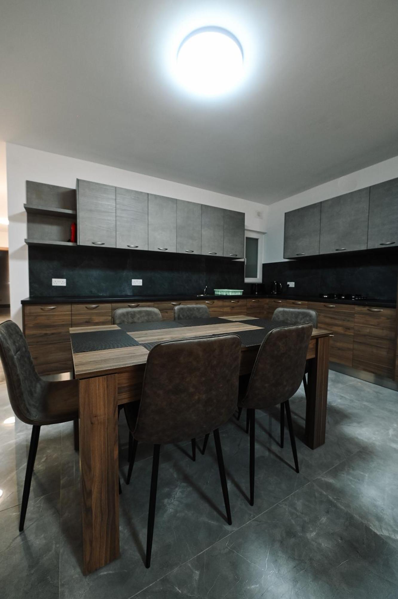 Cerviola Luxury 3 Bedroom Apartamento *